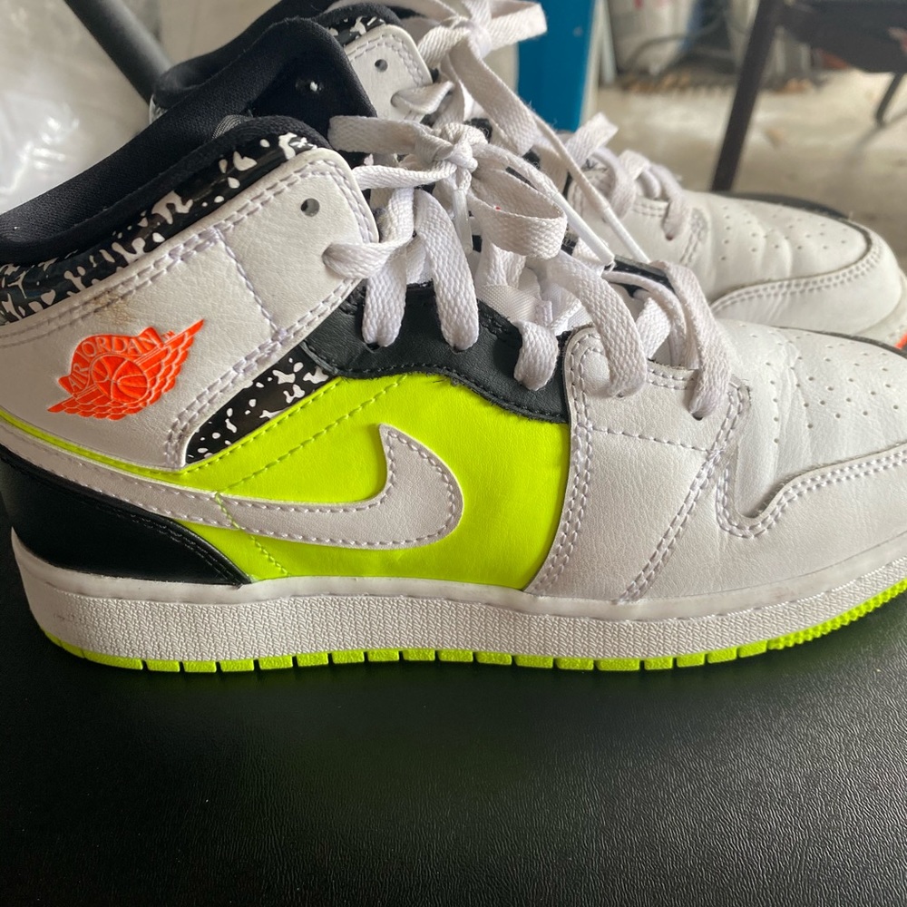 Nike Air Jordan 1 Mid GS ‘Notebook’